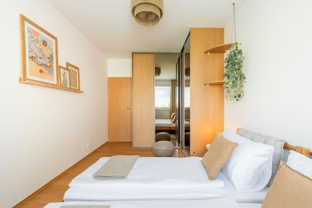 Duna Retreat: City Serenity Братислава Екстер'єр фото