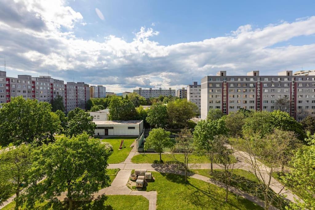 Duna Retreat: City Serenity Братислава Екстер'єр фото
